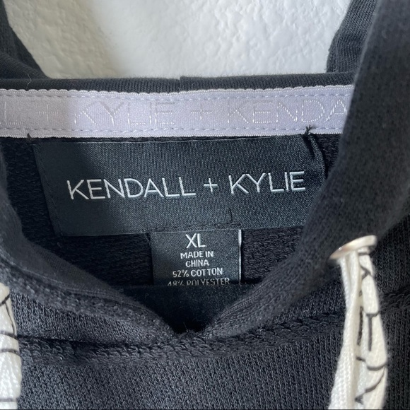 Kendal & Kylie Black Hooded Pullover Sweater Sz XL - Picture 4 of 10